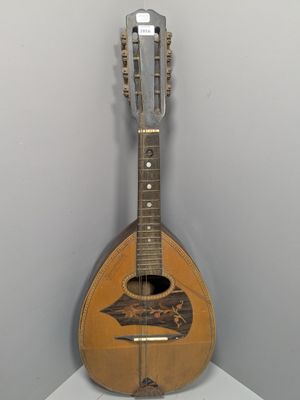 Mandoline à fond plat, marque au fer sur la table Carmencita… - Photo 1