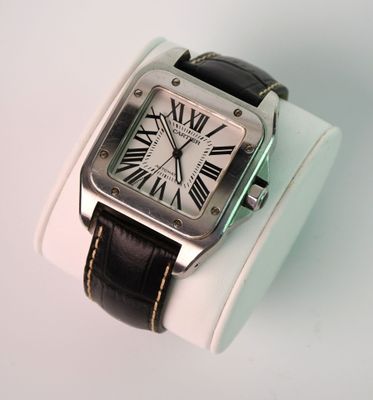 une image d'une montre-bracelet avec des chiffres romains