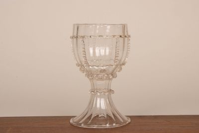 Verre Römer à décor en application