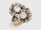 une bague ancienne à grappes de diamants