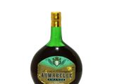 une image représentant une bouteille de sauce au rhum sur fond blanc