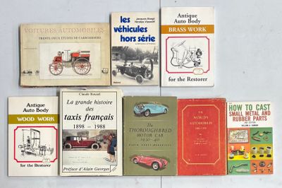 un grand nombre de livres posés sur une table