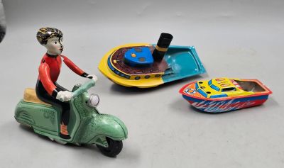 97 / D2 / Lot comprenant un scooter mécanique et deux … - Photo 1