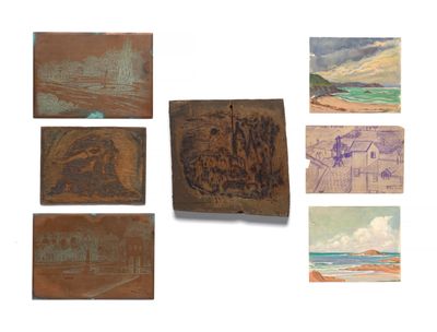 Plusieurs types de tableaux sont exposés sur une surface blanche