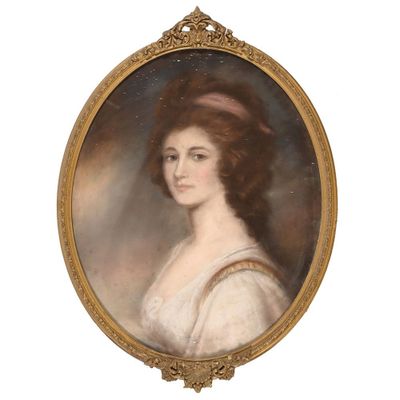 portrait d'une dame en robe blanche et chapeau rose