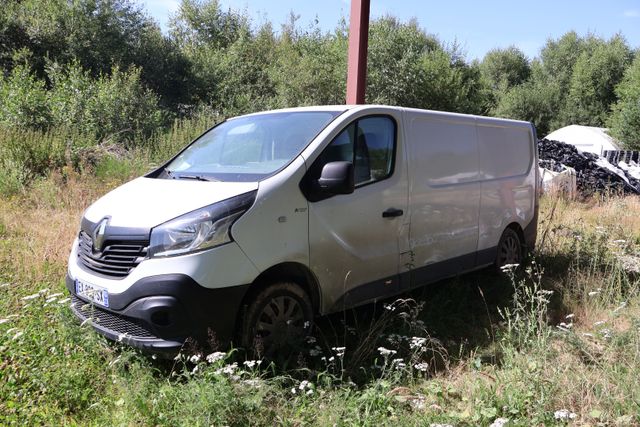 Véhicule utilitaire RENAULT Trafic immatriculé EX-803-SX, 1ère mi...