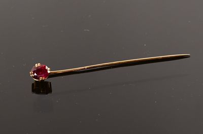 Epingle de cravate or jaune 750/1000ème sertie d'un rubis (?…