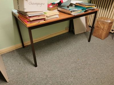 Ensemble de mobilier comprenant: