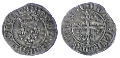 une pièce d'argent avec une croix au recto et une couronne au verso