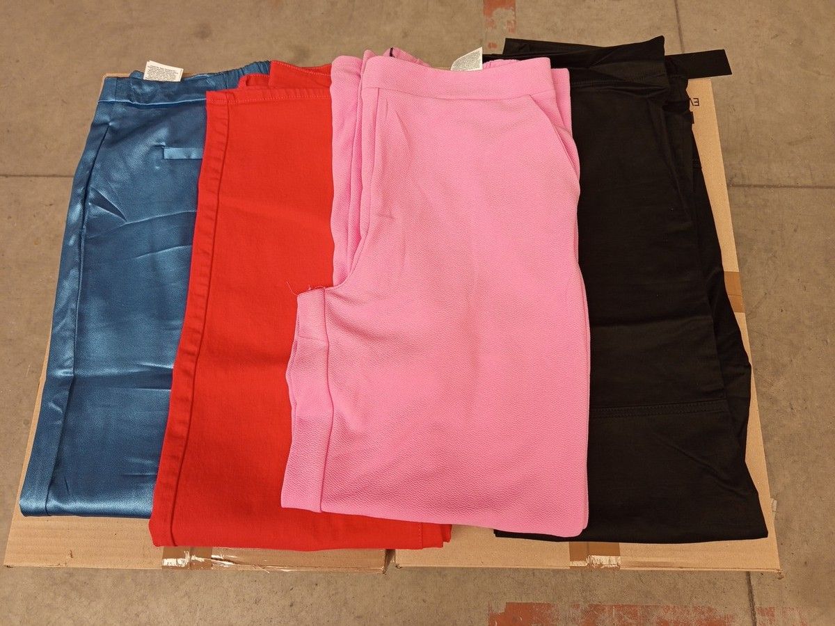 Lot de 50 pantalons (très grande variété de modèle) - pour femmes - 100% marques - Neuf, avec étiquette - 2 cartons