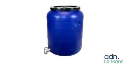 a blue plastic barrel with a black lid and a metal handle