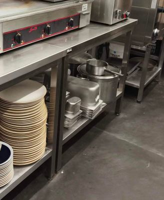 VENDU SUR DESIGNATION. 1 table inox dosseret entretoise MADI… - Photo 1