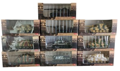 de nombreux types de réservoirs exposés dans une vitrine