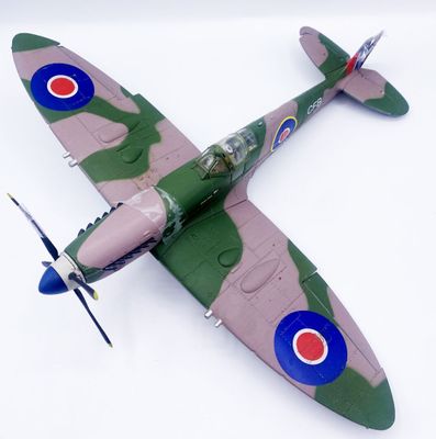 AVION MINIATURE SPITFIRE, modèle Spitfire MK IX "Joan Too" P…
