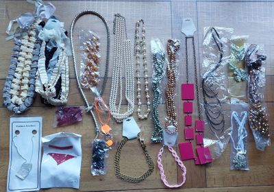 lot de 100 bijoux neuf