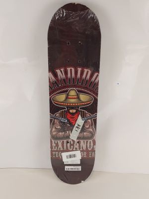 un skateboard sur lequel figure une étiquette mexicaine