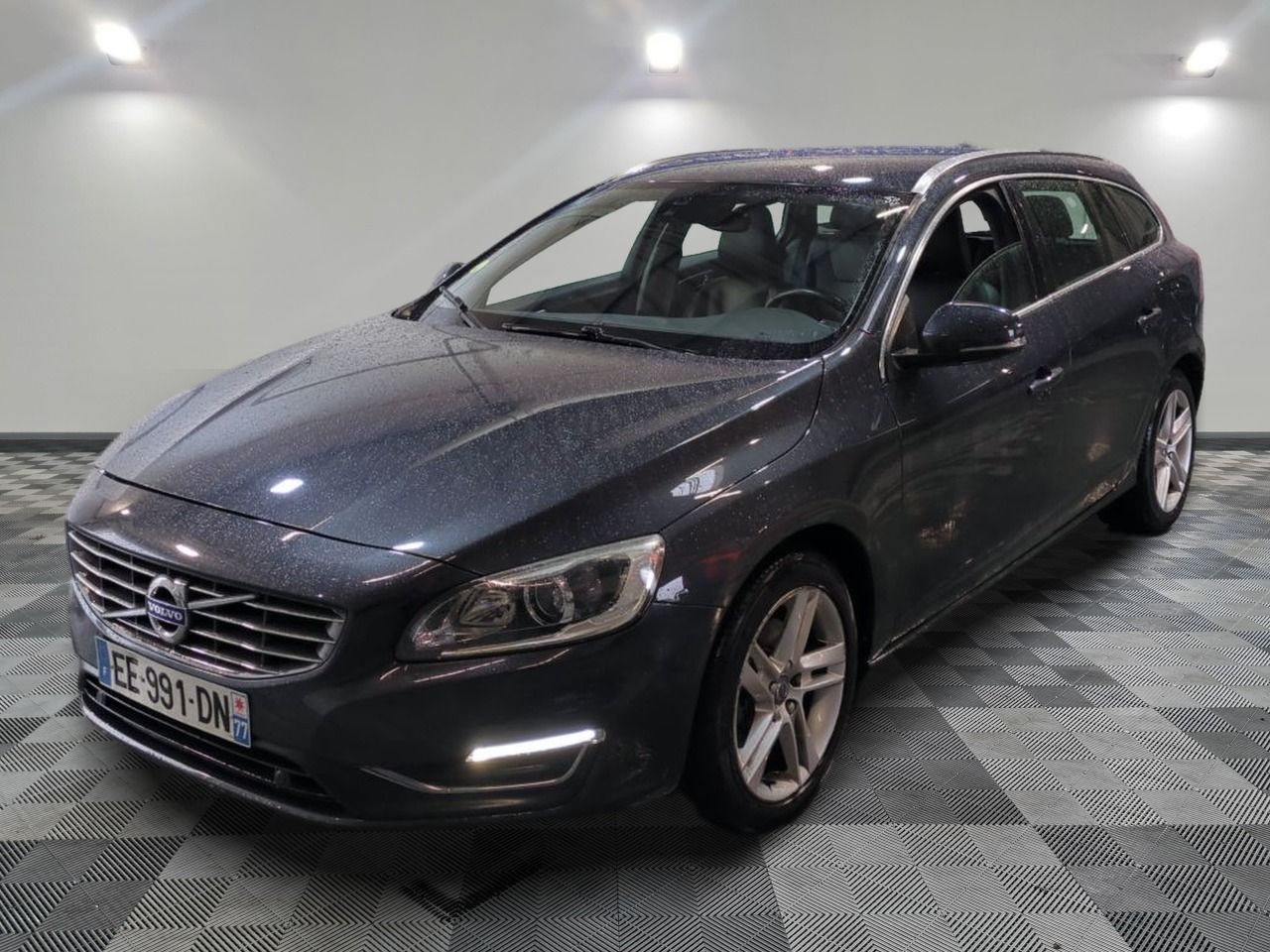 VOLVO - V60 D3 150 CH STOPSTART GEARTRONIC 6 SUMMUM - GO - M…