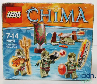 La boîte du set Lego Chima est ouverte et prête à l'emploi.