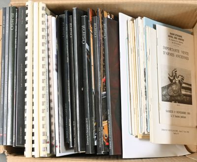 Catalogues de ventes aux enchères d'armes, militaria divers,…