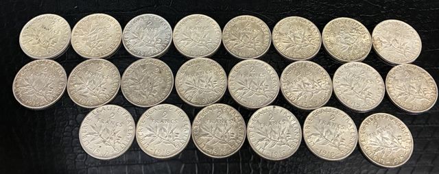 22 pièces monnaie de 2 francs Semeuse en argent. Poids : 219,7gr