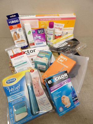 une photo montrant divers produits disposés sur une table