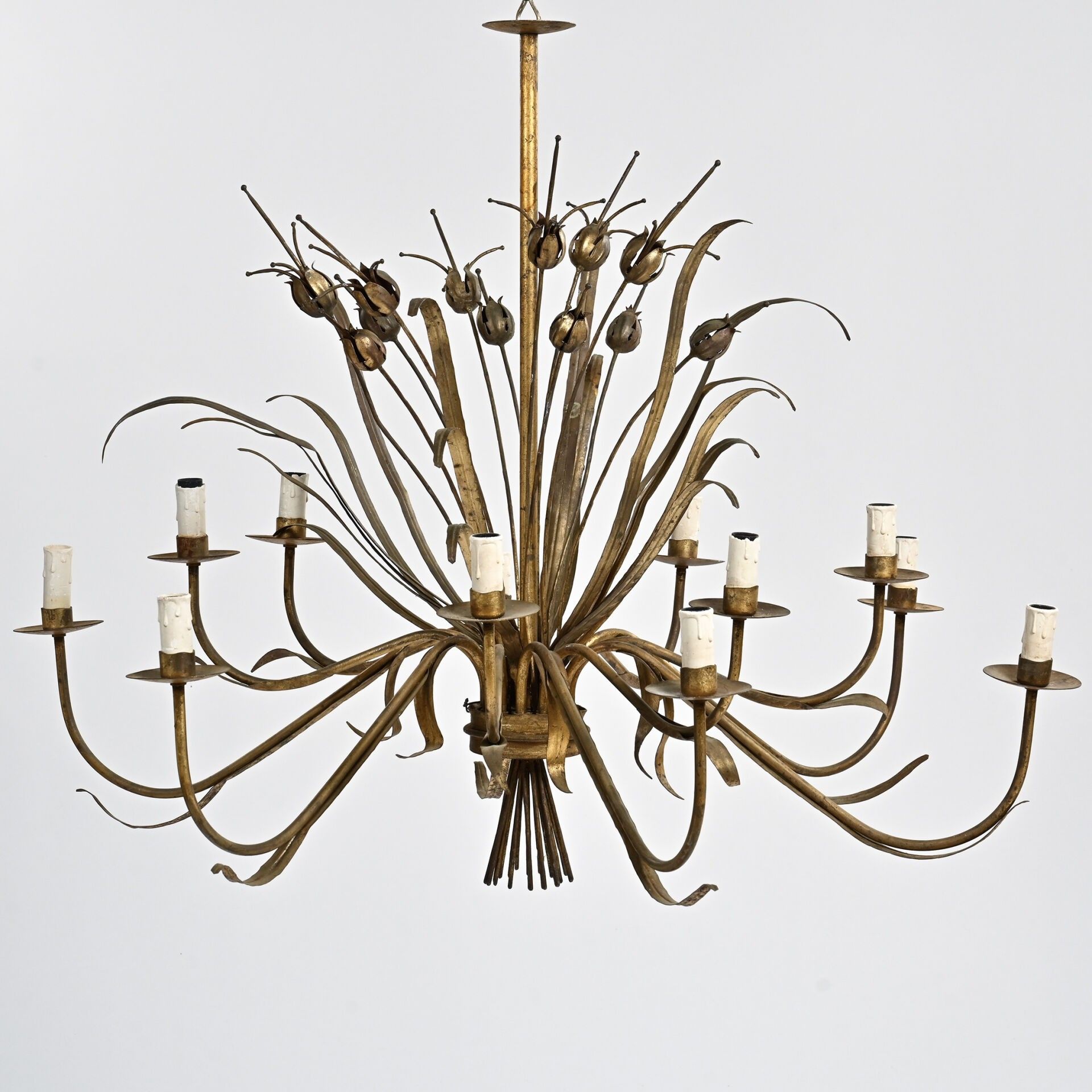 Hans KÖGL Lustre à douze feux en métal doré - Circa 1980
