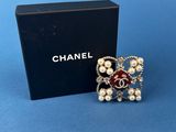 chanel brooch with pearls and crystals