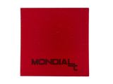 un livre rouge sur lequel figure un logo noir