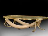 une photo d'une table basse en antilope
