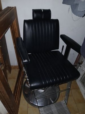 Se trouvant à St Etienne : Fauteuil de coiffeur BELMONT (app…