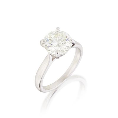 une bague en diamant à une seule pierre, par van cleef