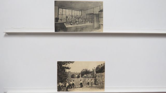 Le Châtelet Lot de 2cpa : Laboratoire de Chimie + Ouvriers. TBE.