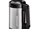 une image représentant une cafetière noire et argentée sur fond blanc