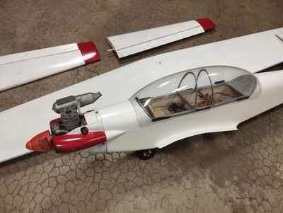 Maquette radio commandée moto planeur Schlüter RF5B Sperbe. Moteur OS 