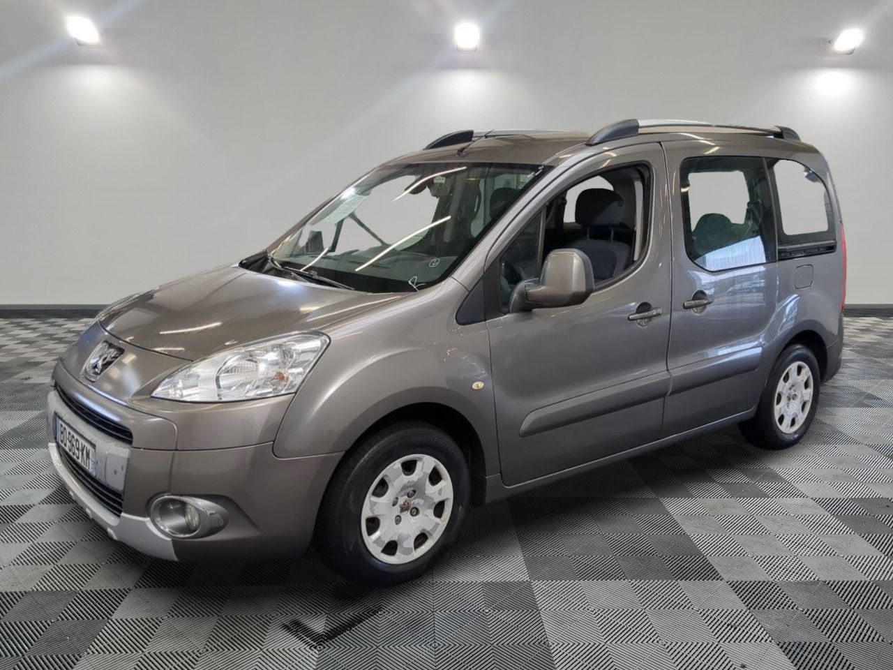 PEUGEOT - PARTNER TEPEE 1.6 HDI 90CH LOISIRS - GO - Mise en …