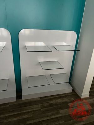 Paire d'étagères de présentation en stratifié bois laqué bla…