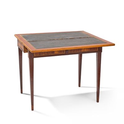 Table À ÉCrire Formant Table À Jeux