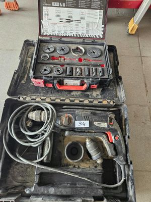 une boîte à outils qui contient tout un tas d'outils