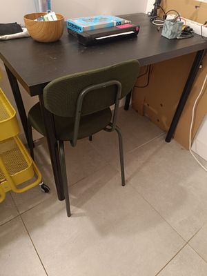 VENDU SUR DESIGNATION. 2 tables mélaminées