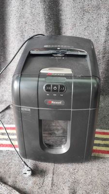 1 Broyeuse REXEL. - Photo 1