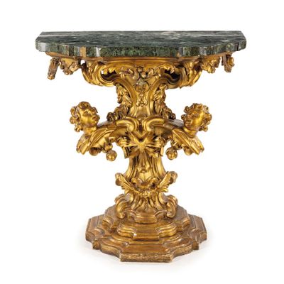 PAIRE DE CONSOLES EN BOIS SCULPTÉ ET DORÉ, ROME, DÉBUT DU 18…