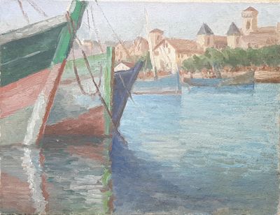 une peinture représentant un bateau sur l'eau, avec des bâtiments en arrière-plan