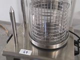 une photo d'un robot ménager posé sur une table