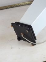 LAMPE en porcelaine céladon de section carrée dans le goût d… (photo 4)