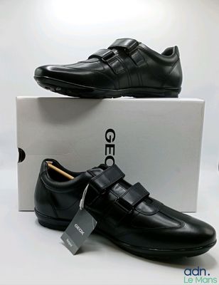 chaussures de ville en cuir noir pour homme, avec deux boucles de chaque côté