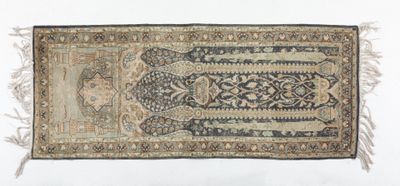 Fin et original tapis indien, vers 1975