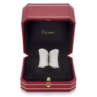 Bague « Bow » Cartier en or blanc 18 carats et diamants