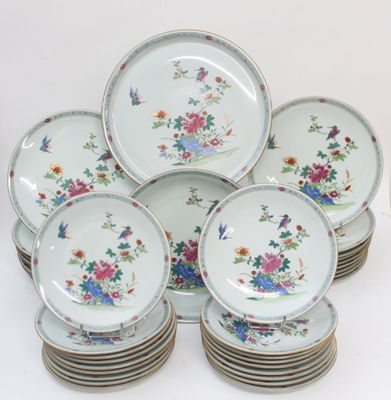 RAYNAUD A LIMOGES Partie de service de table en porcelaine m…