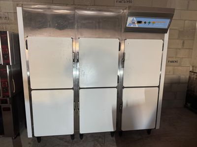 P9: Conservateur 6 portes de marque ACTIF sans groupe froid