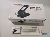 une boîte de perforateurs à 2 trous « Heavy Duty » de la marque Office Depot